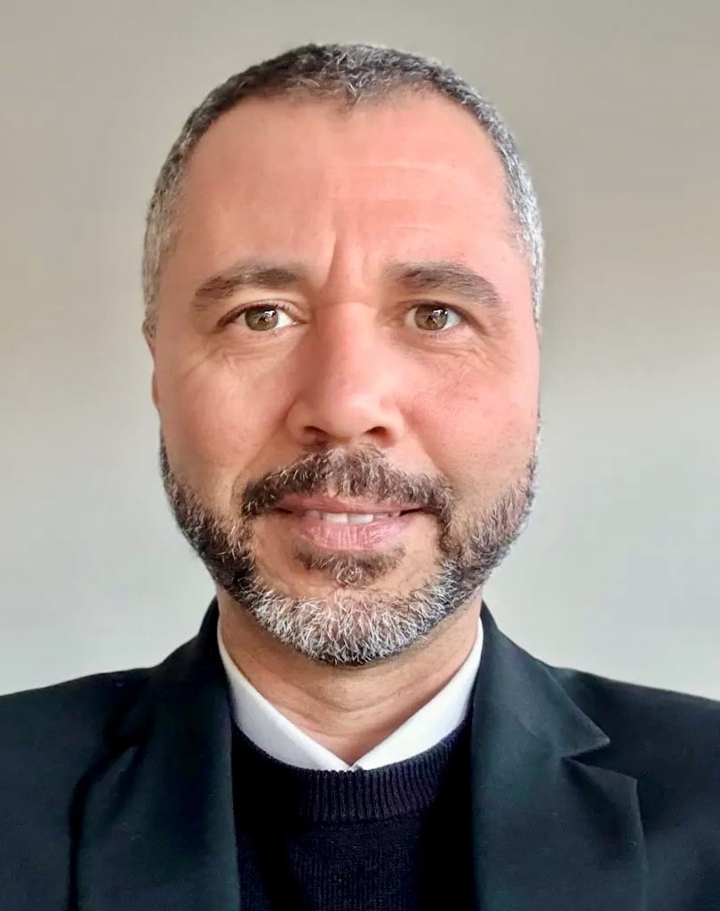 Portrait of Fernando Rocha, psychoanalytic psychotherapist and counsellor based in Sydney